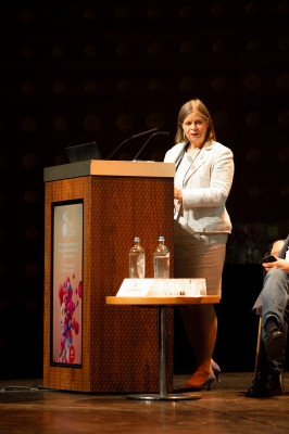 Liz Tanner chairs European Society for Biomaterials 50th Birthday Session