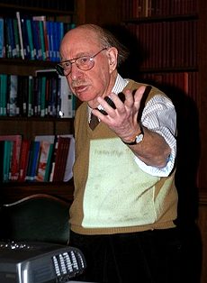 click/tap to enlarge this image... Alan speaking at a Rubber in Engineering Group meeting in London in 2007
