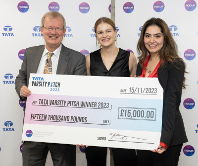 Sarah Bailey receives the Tata Varsity Pitch award