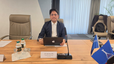 Dr Jae-Hwan Park Presenting Strategic Analytical Review on Process and Values created from Cross-border data sharing