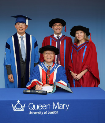click/tap to enlarge this image... Prof Keizo Akutagawa with Prof Wen Wang, Prof James Busfield and Prof Hazel Screen