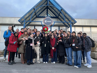 click/tap to enlarge this image... The full group of 30 students