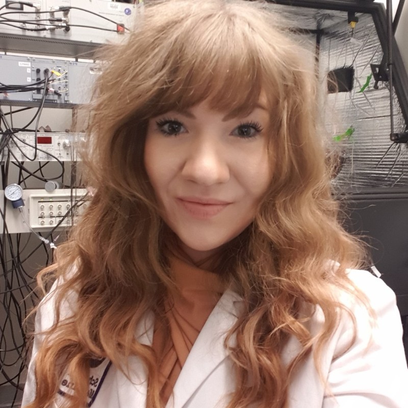 Dr Pamela Swiatlwska